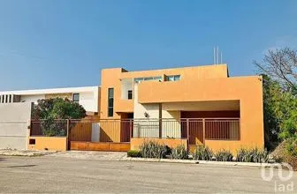 NEX-300578 - Casa en Renta, con 4 recamaras, con 4 baños, con 303.47 m2 de construcción.