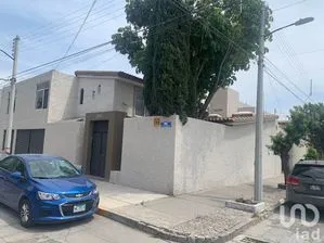 NEX-209534 - Casa en Venta, con 7 recamaras, con 4 baños, con 650 m2 de construcción en Virreyes, CP 78240, San Luis Potosí.