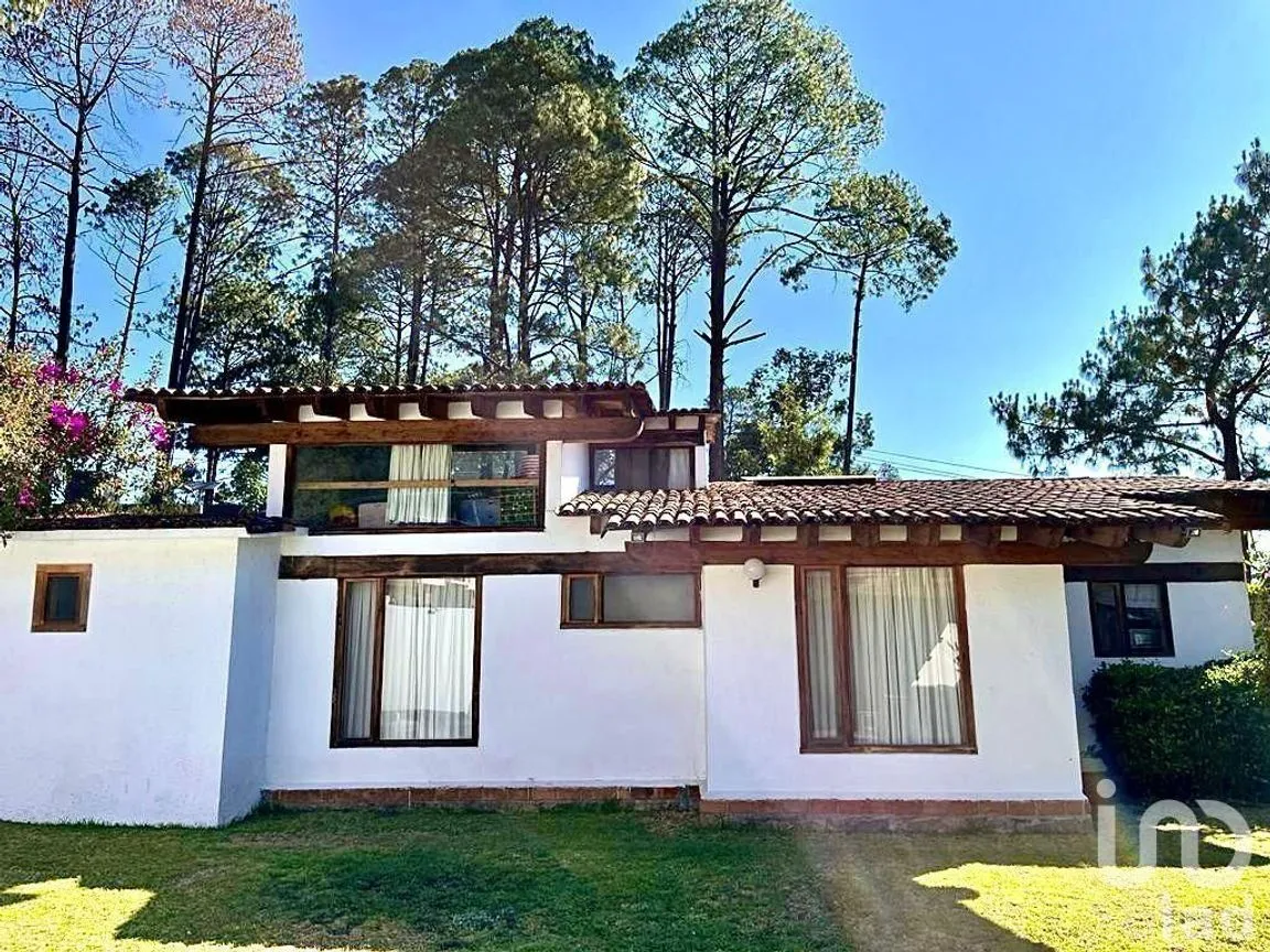 Casa en Renta en Avándaro, Valle de Bravo, Estado De México | NEX-228368 | iad México | Foto 3 de 10