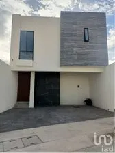 NEX-268183 - Casa en Venta, con 3 recamaras, con 3 baños, con 237.39 m2 de construcción en Monterra, CP 78215, San Luis Potosí.