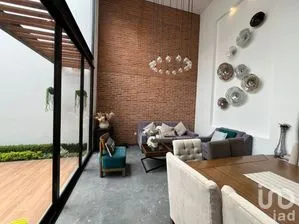 NEX-272475 - Casa en Venta, con 3 recamaras, con 3 baños, con 225 m2 de construcción en Desarrollo del Pedregal, CP 78295, San Luis Potosí.