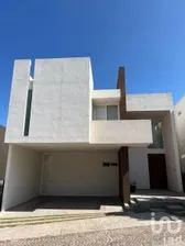 NEX-278059 - Casa en Venta, con 3 recamaras, con 4 baños, con 287.21 m2 de construcción en Sierra Azúl, CP 78295, San Luis Potosí.