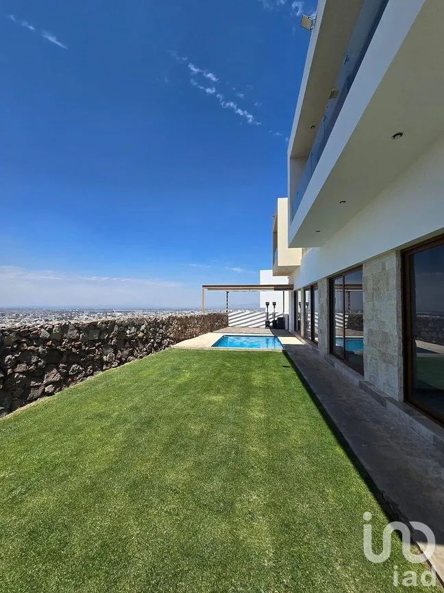 Casa en Venta en Club de Golf la Loma, San Luis Potosí, San Luis Potosí | NEX-288551 | iad México | Foto 2 de 12