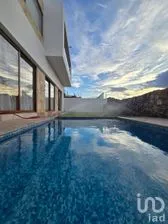 NEX-288551 - Casa en Venta, con 4 recamaras, con 5 baños, con 518.59 m2 de construcción en Club de Golf la Loma, CP 78215, San Luis Potosí.