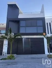 NEX-293815 - Casa en Renta, con 4 recamaras, con 4 baños, con 400 m2 de construcción en Villa Magna, CP 78183, San Luis Potosí.