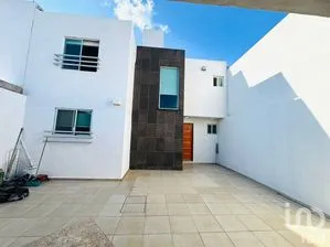NEX-294005 - Casa en Venta, con 4 recamaras, con 3 baños, con 184 m2 de construcción en Villa Magna, CP 78183, San Luis Potosí.