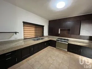 NEX-209519 - Casa en Renta, con 4 recamaras, con 3 baños en Colinas de San Jerónimo, CP 64630, Nuevo León.