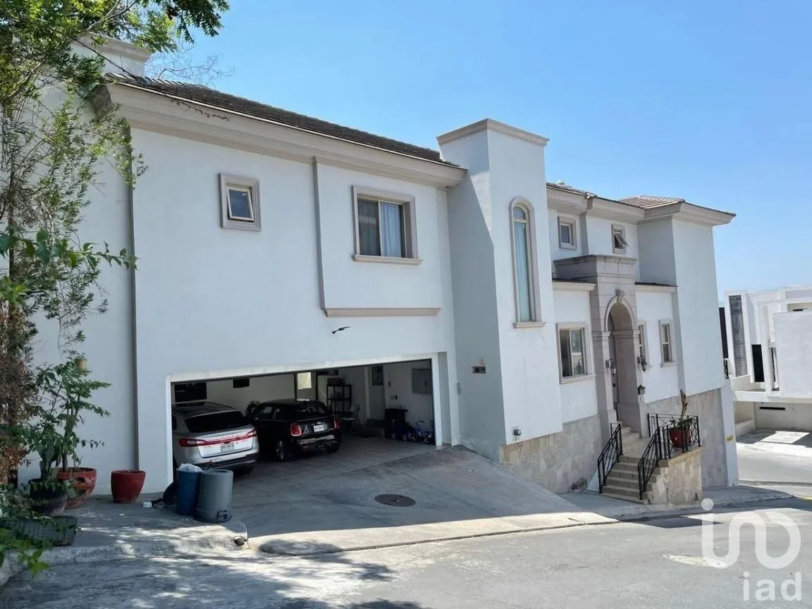 Casa en Venta en Del Valle Oriente, San Pedro Garza García, Nuevo León | NEX-273536 | iad México | Foto 2 de 25