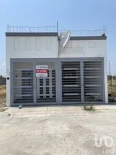 NEX-270483 - Casa en Venta, con 2 recamaras, con 2 baños, con 90 m2 de construcción en Carretera, CP 47870, Jalisco.