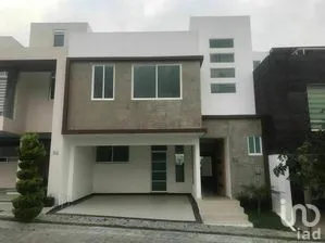 NEX-266540 - Casa en Venta, con 4 recamaras, con 4 baños, con 234 m2 de construcción.