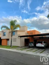 NEX-116408 - Casa en Venta, con 4 recamaras, con 4 baños, con 260 m2 de construcción en Puerta Real, CP 76910, Querétaro.
