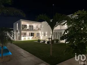 NEX-201993 - Casa en Venta, con 3 recamaras, con 4 baños, con 502 m2 de construcción en Dzityá, CP 97302, Yucatán.