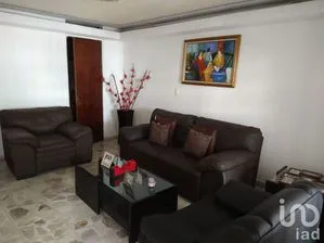 NEX-208368 - Casa en Venta, con 4 recamaras, con 3 baños, con 250 m2 de construcción.