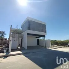 NEX-208939 - Casa en Venta, con 3 recamaras, con 2 baños, con 221 m2 de construcción.
