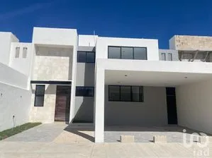 NEX-209601 - Casa en Venta, con 3 recamaras, con 3 baños, con 252.5 m2 de construcción en Praderas del Mayab, CP 97347, Yucatán.
