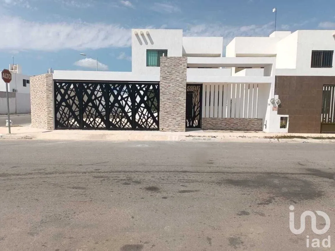 Casa en Renta en Los Héroes, Mérida, Yucatán | NEX-232170 | iad México | Foto 1 de 25