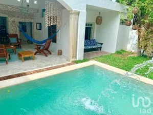 NEX-270111 - Casa en Venta, con 5 recamaras, con 5 baños, con 300 m2 de construcción en Mérida Centro, CP 97000, Yucatán.