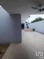 NEX-270123 - Casa en Venta, con 3 recamaras, con 4 baños en Diaz Ordaz, CP 97130, Yucatán.