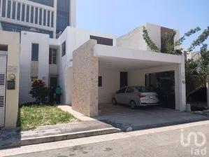 NEX-275441 - Casa en Renta, con 3 recamaras, con 3 baños.