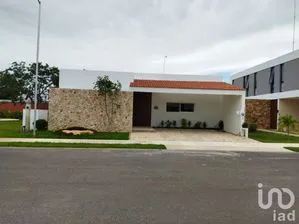 NEX-199859 - Casa en Venta, con 2 recamaras, con 3 baños, con 240 m2 de construcción en Conkal, CP 97345, Yucatán.