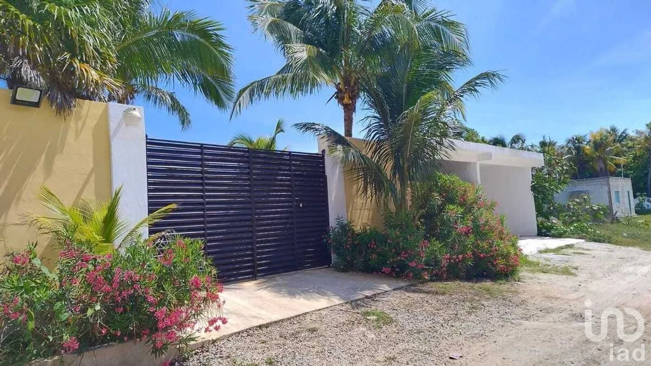 Casa en Venta en Chelem, Progreso, Yucatán | NEX-229810 | iad México | Foto 2 de 24