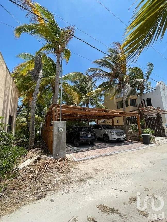 Casa en Venta en San Crisanto, Sinanché, Yucatán | NEX-229838 | iad México | Foto 2 de 48