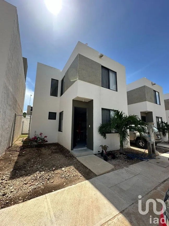 Casa en Venta en Las Palmas Yucatán, Kanasín, Yucatán | NEX-229843 | iad México | Foto 1 de 35
