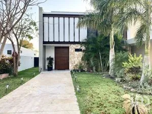 NEX-231701 - Casa en Venta, con 4 recamaras, con 7 baños, con 486 m2 de construcción en La Rejoyada, CP 97307, Yucatán.