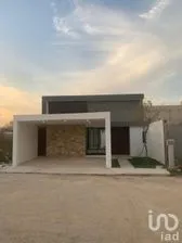 NEX-272866 - Casa en Venta, con 3 recamaras, con 3 baños, con 260 m2 de construcción.