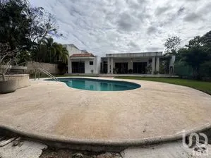 NEX-273353 - Casa en Venta, con 3 recamaras, con 4 baños, con 363 m2 de construcción en La Ceiba, CP 97314, Yucatán.