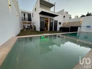 NEX-276237 - Casa en Venta, con 3 recamaras, con 3 baños.