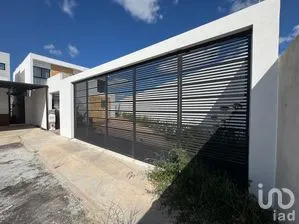 NEX-281298 - Casa en Venta, con 3 recamaras, con 3 baños, con 202 m2 de construcción en Dzityá, CP 97302, Yucatán.