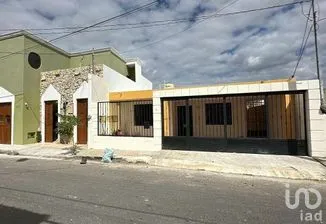NEX-288965 - Casa en Renta, con 3 recamaras, con 2 baños en Mérida Centro, CP 97000, Yucatán.