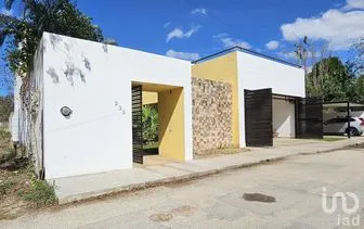NEX-291491 - Casa en Venta, con 3 recamaras, con 4 baños, con 342 m2 de construcción.