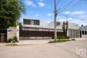 NEX-291537 - Casa en Renta, con 3 recamaras, con 3 baños.