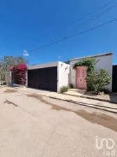 NEX-292941 - Casa en Venta, con 3 recamaras, con 3 baños, con 266.47 m2 de construcción en Las Margaritas de Cholul, CP 97305, Yucatán.