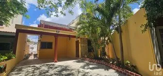 NEX-298390 - Casa en Renta, con 3 recamaras, con 3 baños, con 205.5 m2 de construcción.