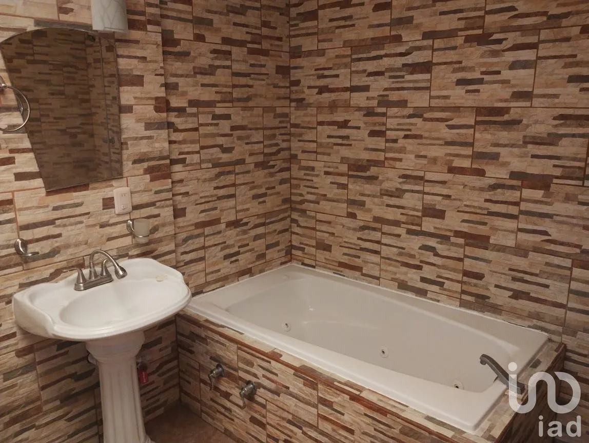 Casa en Venta en Parques de Tesistán, Zapopan, Jalisco | NEX-237354 | iad México | Foto 5 de 9