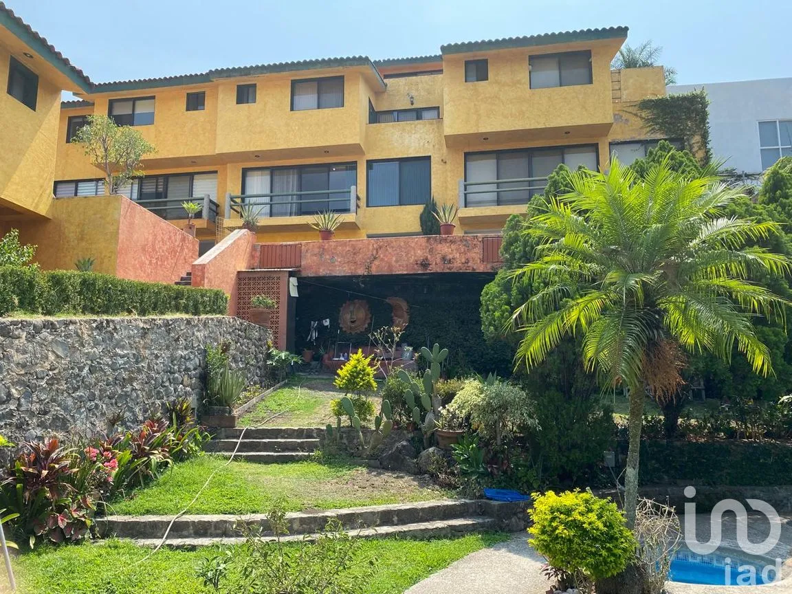 Casa en Venta en Las Palmas, Cuernavaca, Morelos | NEX-248785 | iad México | Foto 1 de 15
