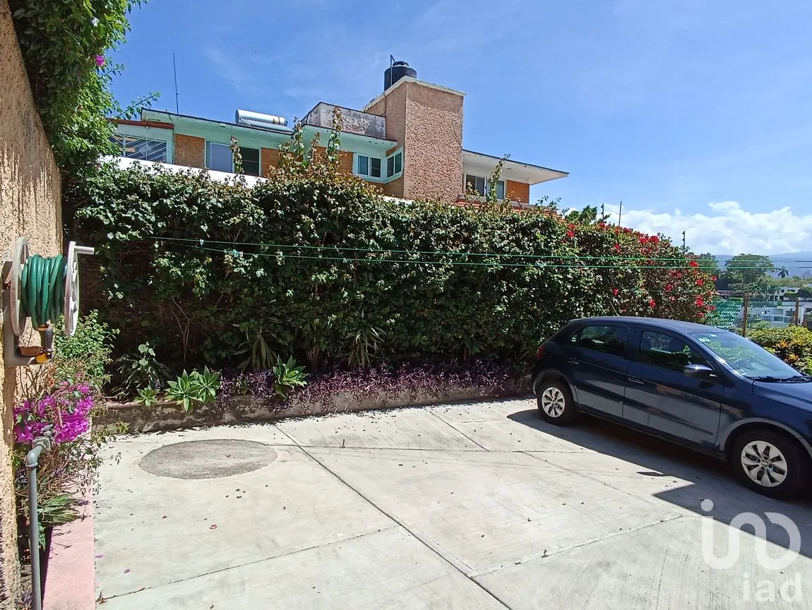 Casa en Venta en Lomas de Atzingo, Cuernavaca, Morelos | NEX-175610 | iad México | Foto 2 de 20