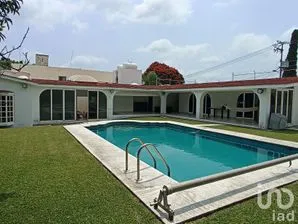 NEX-183846 - Casa en Venta, con 5 recamaras, con 3 baños, con 413 m2 de construcción en Lomas de Coyuca, CP 62165, Morelos.