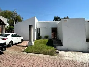 NEX-195694 - Casa en Venta, con 3 recamaras, con 3 baños, con 143 m2 de construcción en Colinas de Santa Fe, CP 62794, Morelos.