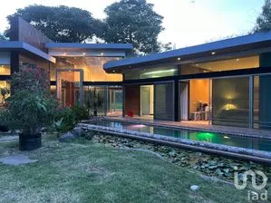 NEX-245681 - Casa en Venta, con 2 recamaras, con 3 baños, con 316 m2 de construcción.