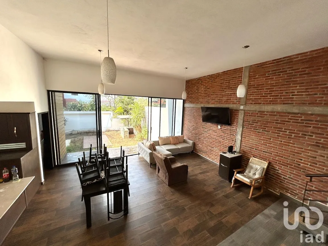 Casa en Venta en Gloria Almada de Bejarano, Cuernavaca, Morelos | NEX-293486 | iad México | Foto 2 de 18