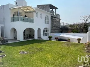 NEX-299688 - Casa en Venta, con 3 recamaras, con 2 baños, con 200 m2 de construcción.