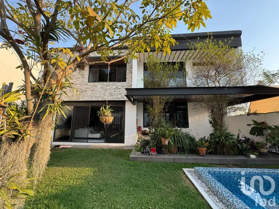 Casa en Venta en Acapatzingo, Cuernavaca, Morelos | NEX-305439 | iad México | Foto 1 de 22