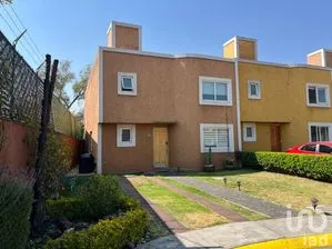 NEX-252936 - Casa en Renta, con 3 recamaras, con 2 baños, con 155 m2 de construcción.