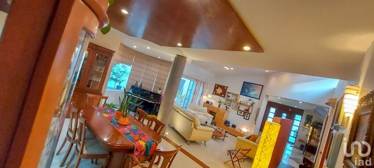 Casa en Venta en Colinas del Cimatario, Querétaro, Querétaro | NEX-153686 | iad México | Foto 2 de 43