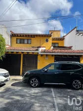NEX-158164 - Casa en Venta, con 3 recamaras, con 4 baños, con 305 m2 de construcción en Santa María de Guido, CP 58090, Michoacán de Ocampo.