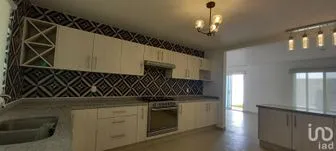 NEX-192606 - Casa en Renta, con 3 recamaras, con 2 baños, con 200 m2 de construcción en Residencial Santa Fe, CP 76930, Querétaro.